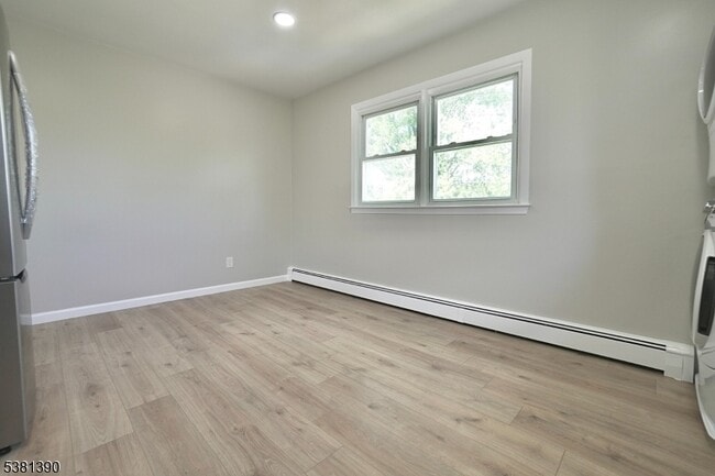 Building Photo - 467 Hobson Ave