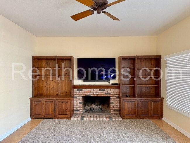 Building Photo - 10384 Barrywood Way