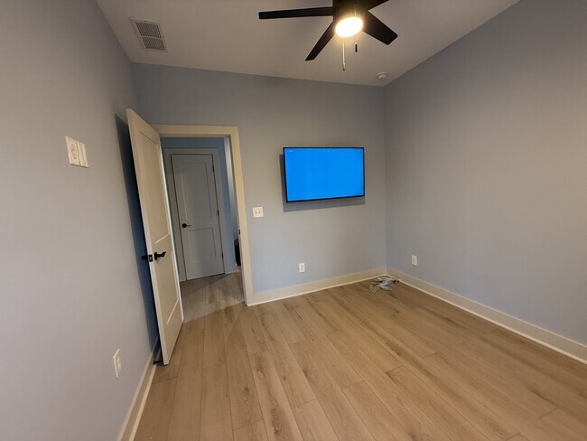 Building Photo - 1073 Hemphill Ave NW