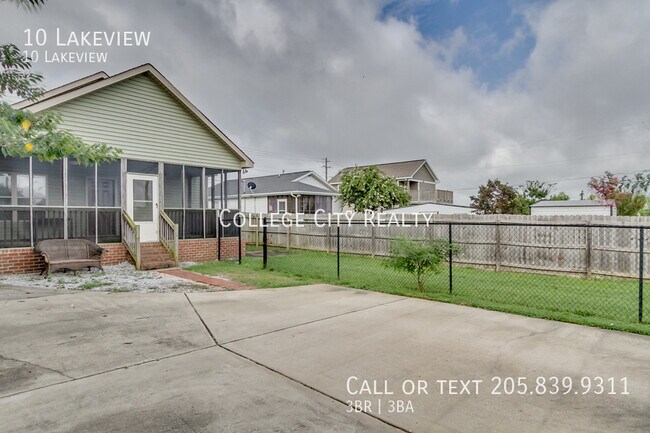 Building Photo - 10 Lakeview