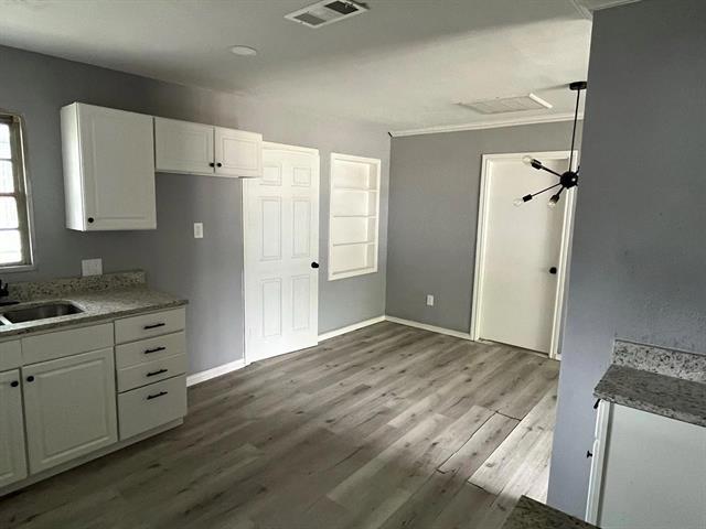 Building Photo - 2836 Modree Ave