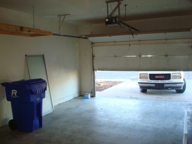 Building Photo - Cute Townhouse in Excellent Location