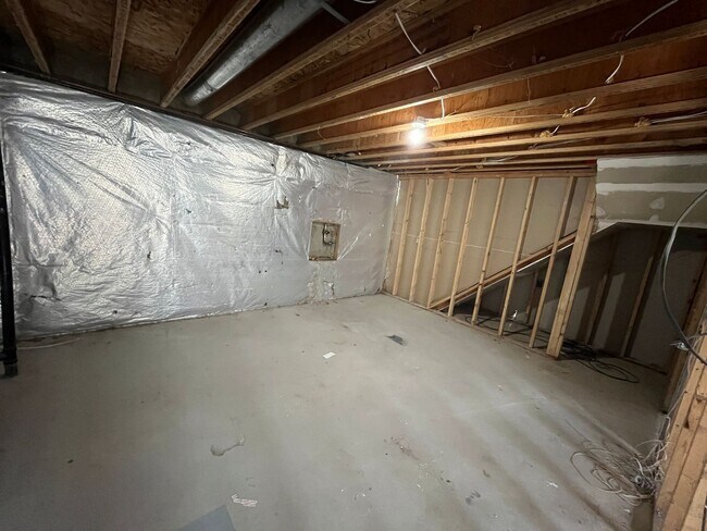 Building Photo - Beautifully Remodeled 4 Bed / 2 Bath Home in Stansbury Park