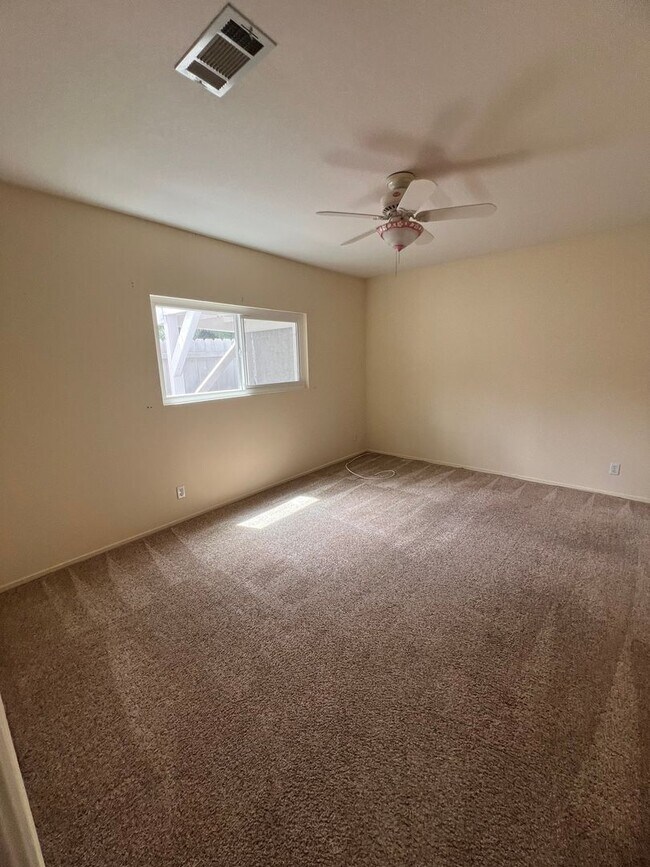 Building Photo - Newbury Park - Three bedroom, bonus room (could be 4th bedroom, 2.5 bathrooms