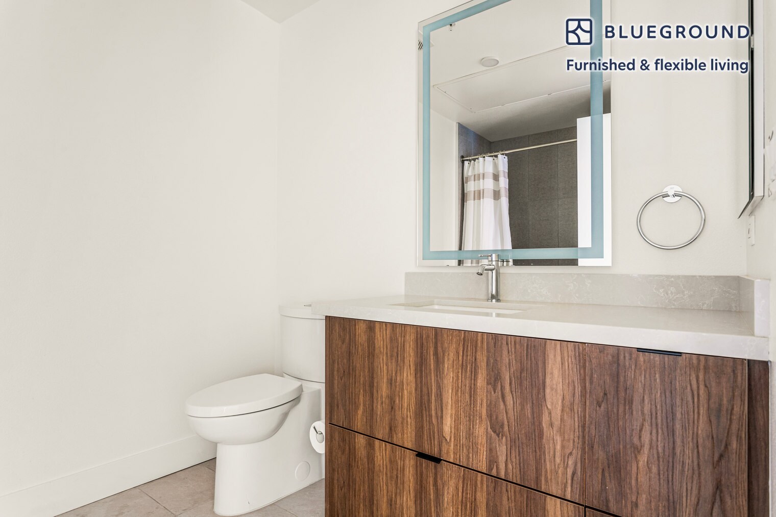 Building Photo - 760 S Serrano Ave