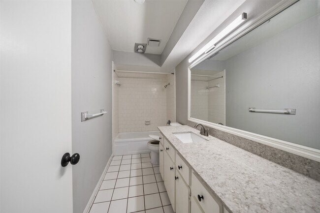 Building Photo - 20309 Sunny Shores Dr