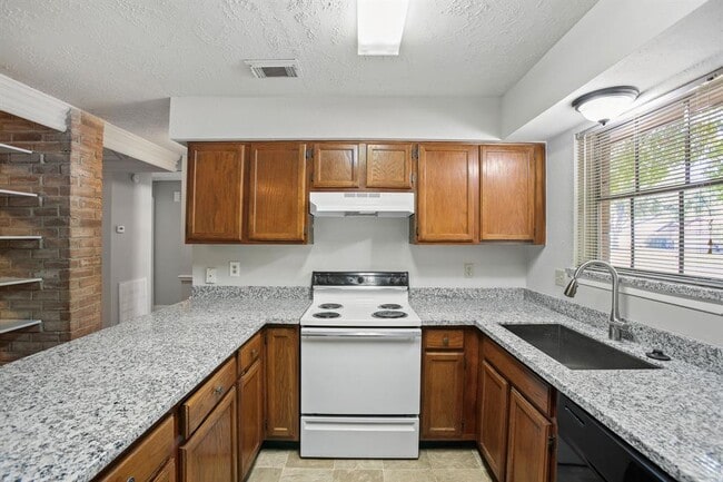 Building Photo - 24110 Griffin House Ln
