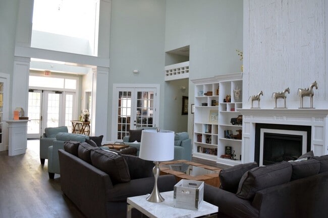 Building Photo - Resort Style Living @ Barrington Park - On...