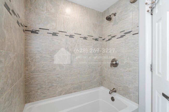 Building Photo - 2511 Kitmore Ln