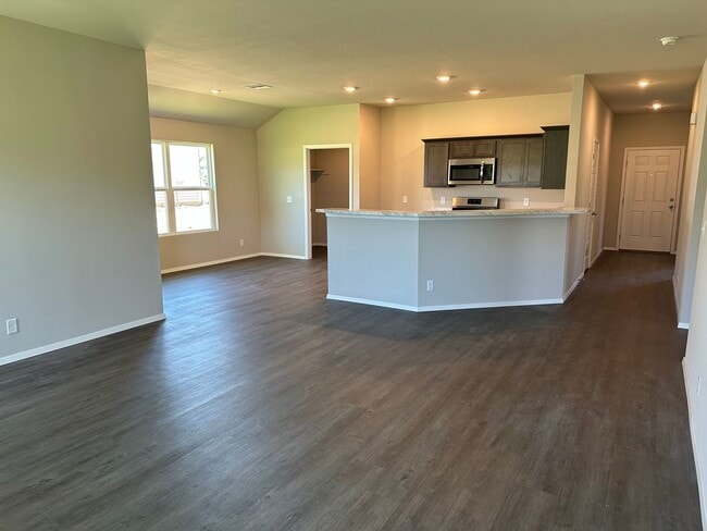 Building Photo - New 3 Bedroon, 2 Bath 2 car garage