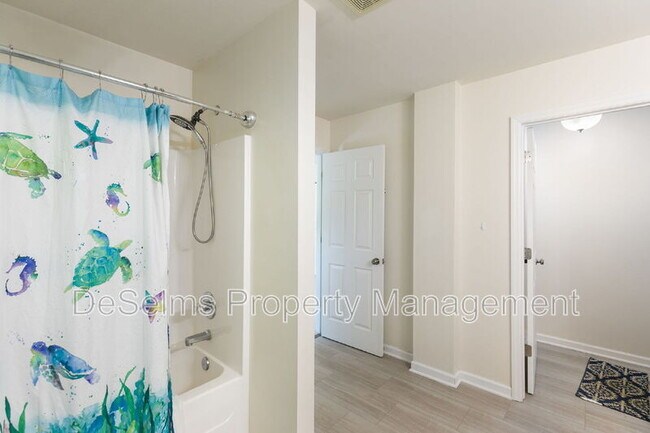 Building Photo - 1405 S Glenleigh Ct