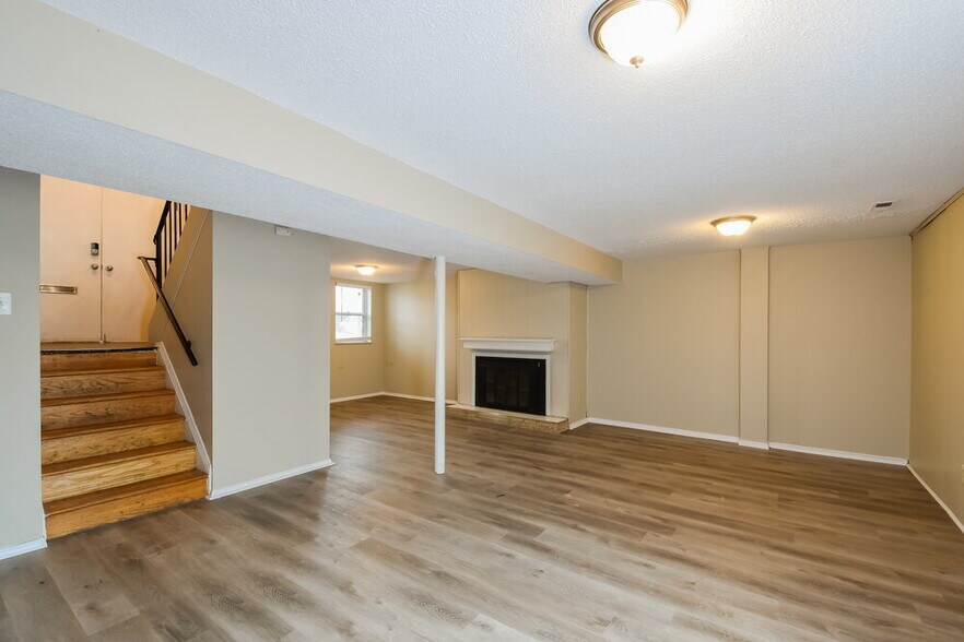 Building Photo - 2315 E Humes Ln