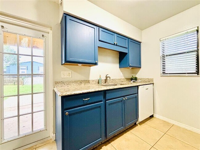 Building Photo - 12236 Fox Hound Ln