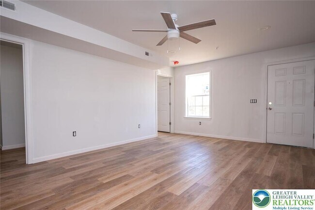 Building Photo - 5994 Coplay Rd