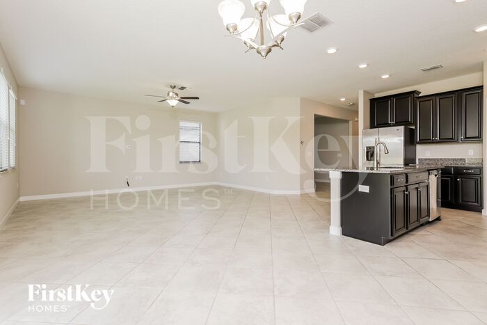 Building Photo - 9821 Ivory Dr