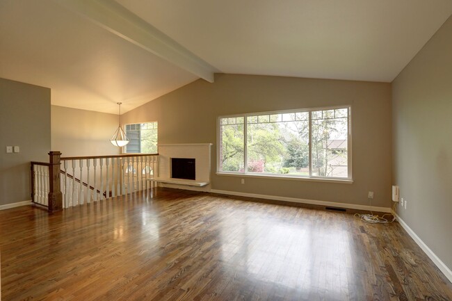 Building Photo - Beautiful 4bd, 2.5ba Home by Marymoor Park...
