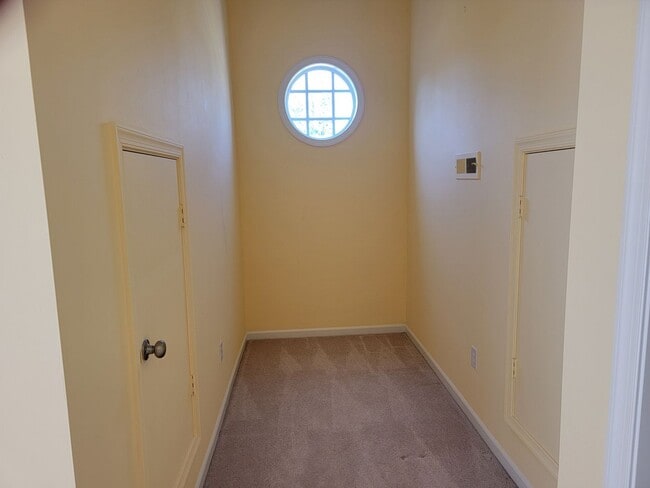 Building Photo - Location, comfort, and style—all in one place!