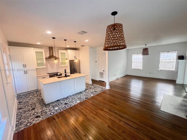 Building Photo - 2272 SW 11th Terrace