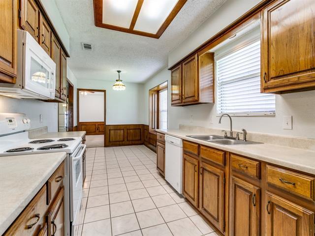Building Photo - 614 Raven Ln
