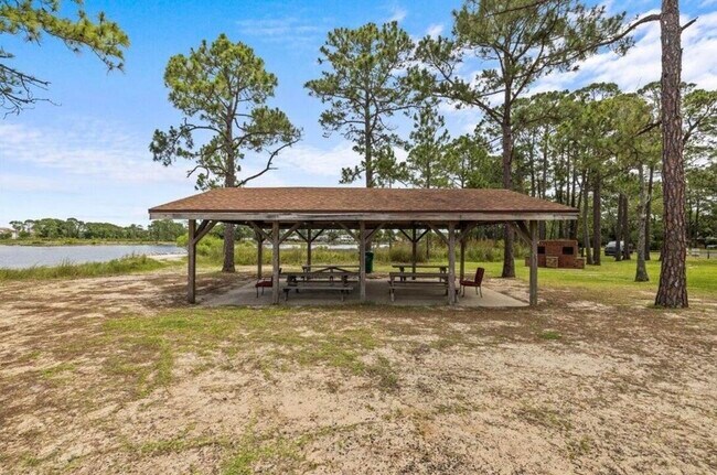 Building Photo - 129 Raintree Blvd