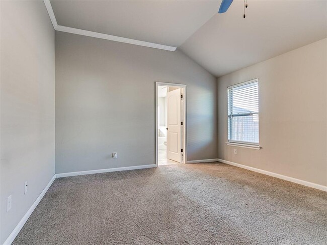 Building Photo - 1751 Huntington Ct