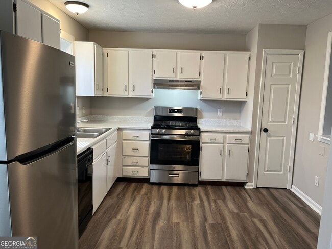 Building Photo - 8975 Stonebridge Blvd