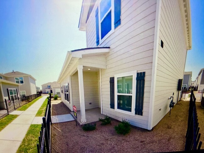 Building Photo - 10829 Emerick St