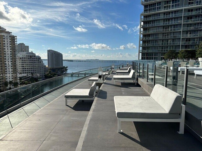 Building Photo - 485 Brickell Ave
