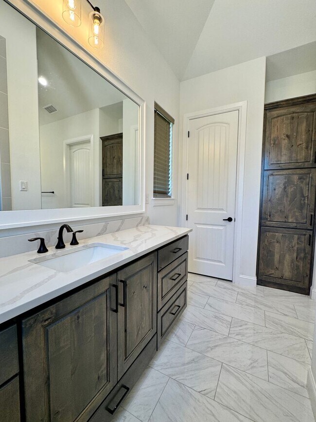 Building Photo - Reata Ranch Home - Peaster ISD