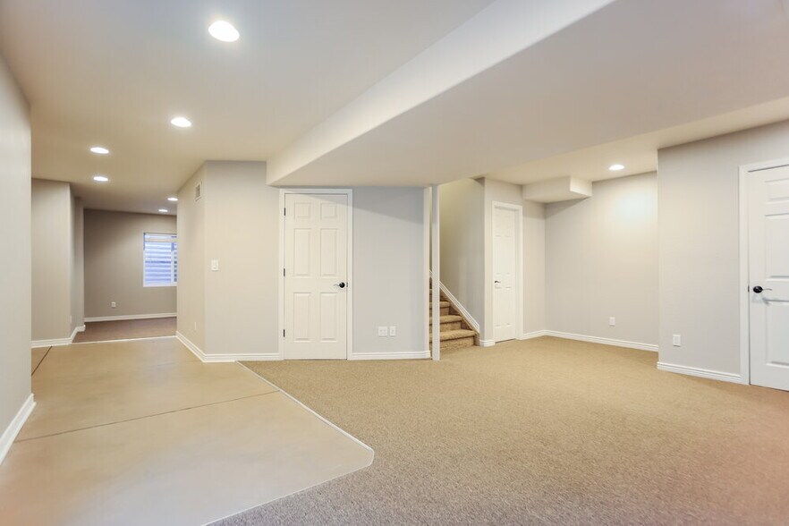 Building Photo - 7149 S Little River Ct