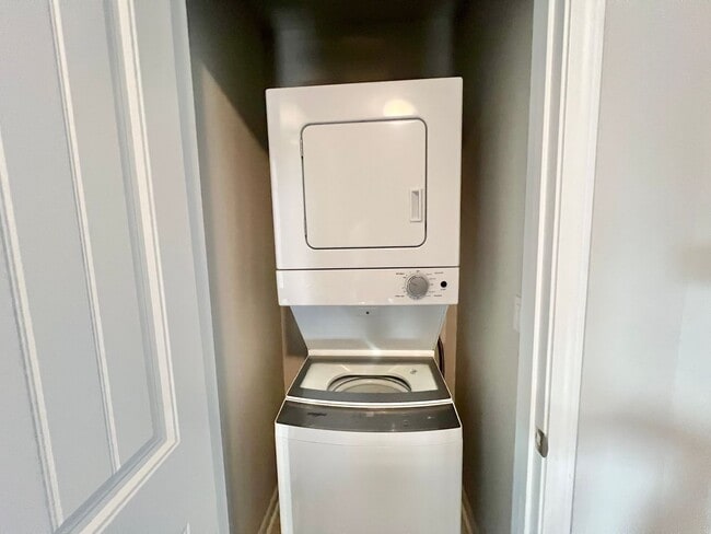 Building Photo - Lovely 4BD, 2.5BA Clayton Home with 1-Car Garage in a Great Location