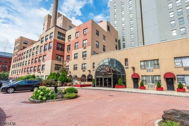 Primary Photo - 111 Mulberry St