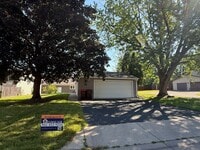 Building Photo - Woodbury 3 Bed 2 Bath Single Family Home