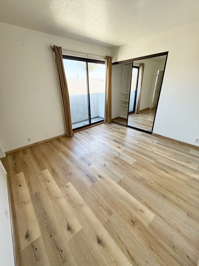 Building Photo - 2 Bed/2.5 Bath Upgraded Townhome in Pacifi...