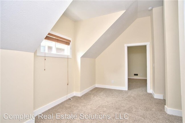 Building Photo - 3 br, 2.5 bath House - 1025 Dawson St.
