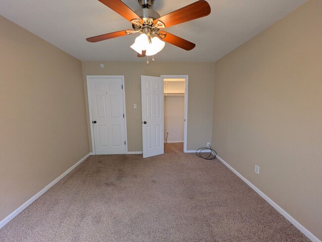 Building Photo - 7945 Blue Bonnet St