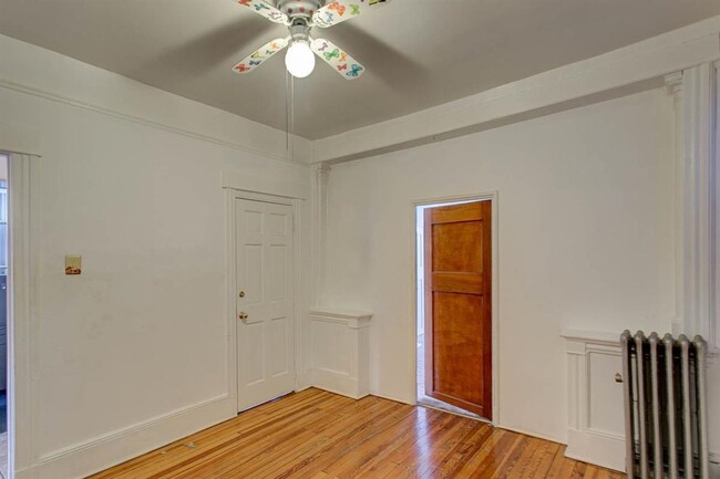Building Photo - 1115 28th St