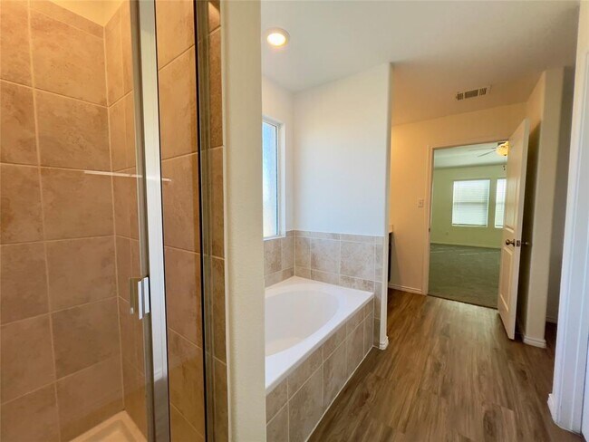 Building Photo - 102 Wolseley Dr