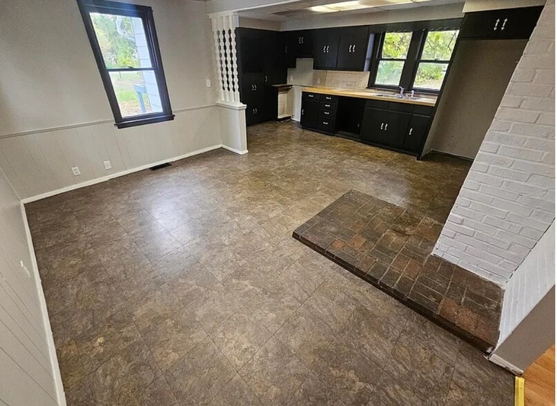 Building Photo - 1125 Carlisle Ave