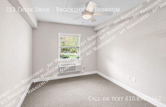 Building Photo - 313 Creek Dr