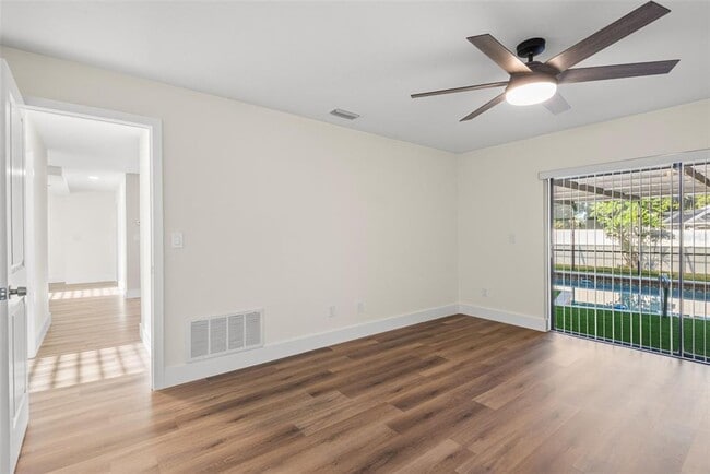 Building Photo - 3145 Sandy Ridge Dr