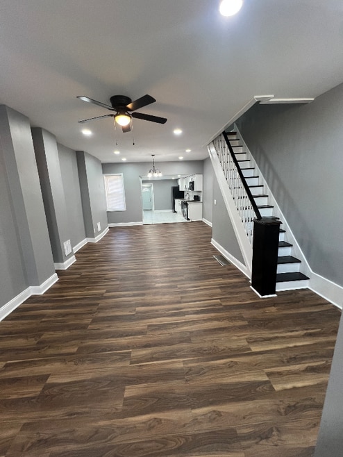 Building Photo - 547 High St