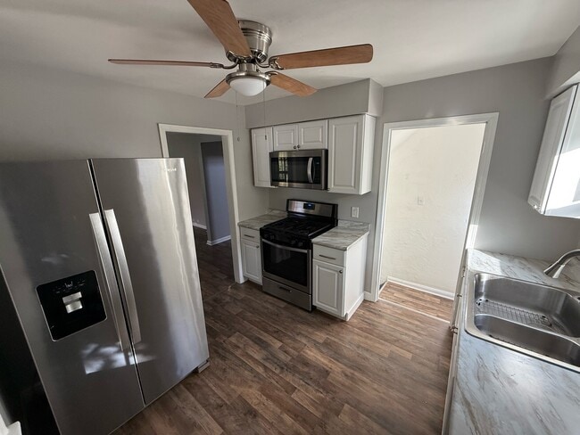 Building Photo - 1181 Hilltop Dr