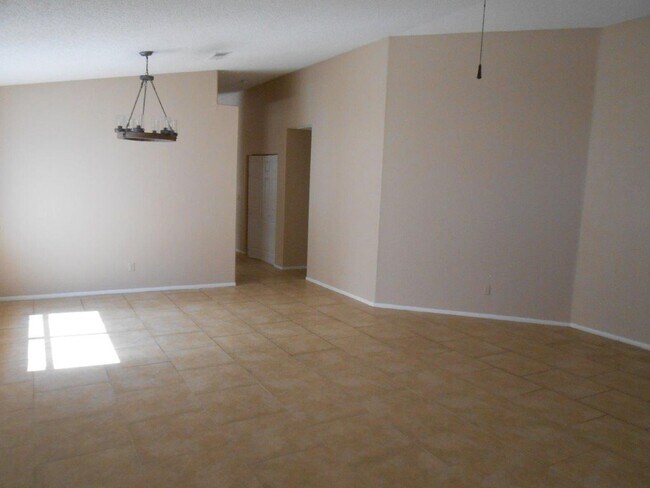 Building Photo - Beautiful 3 Bedroom home in Henderson