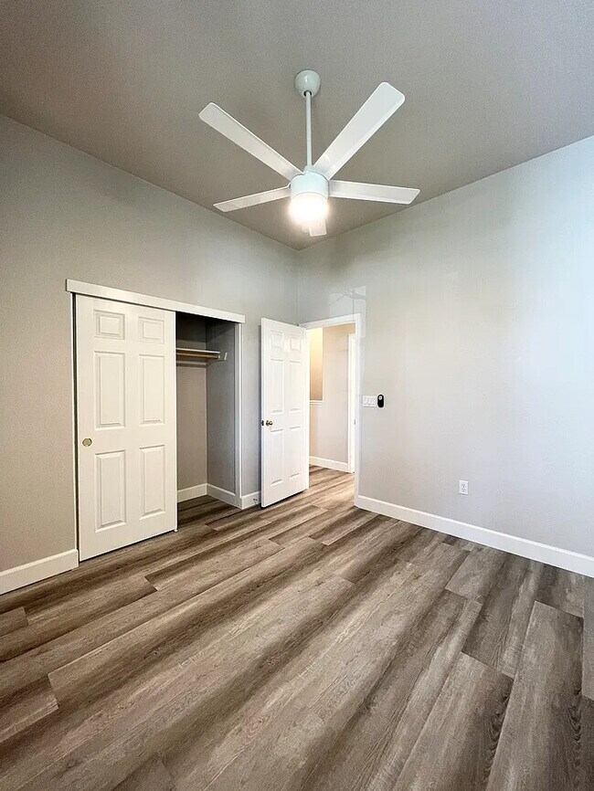 Building Photo - Stunning 4 bedroom 2 bathroom home in Linc...