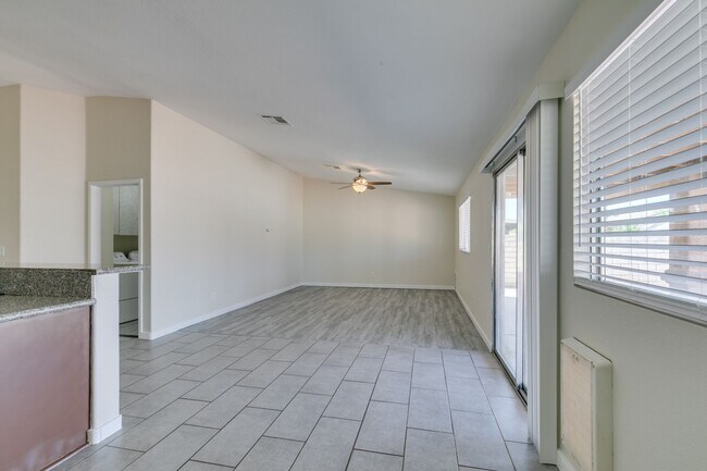 Building Photo - Charming 3-Bedroom Home in N Las Vegas