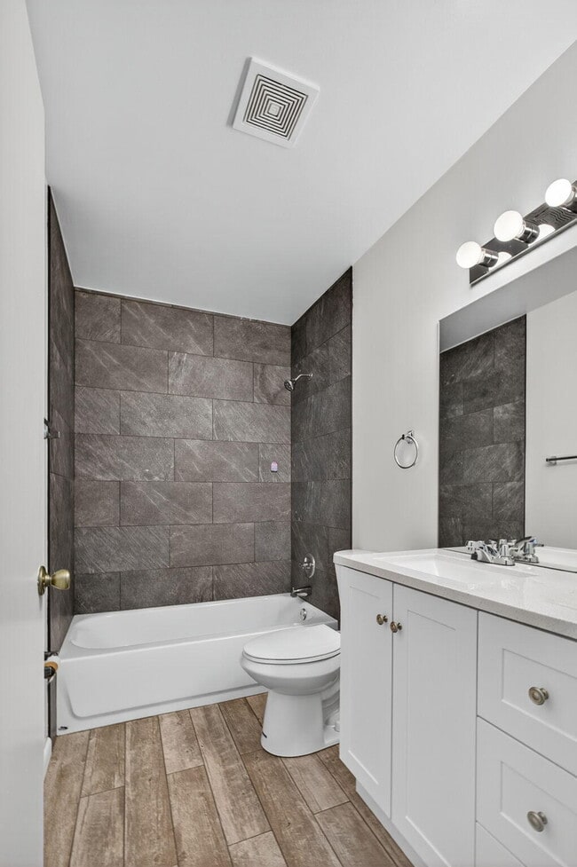 Building Photo - 8585 SE Church St