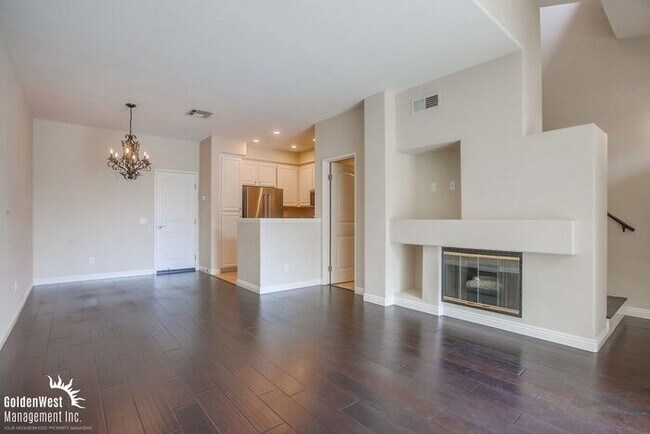 Building Photo - Exceptional 2Bdm 2.5Ba Home in the Palermo...