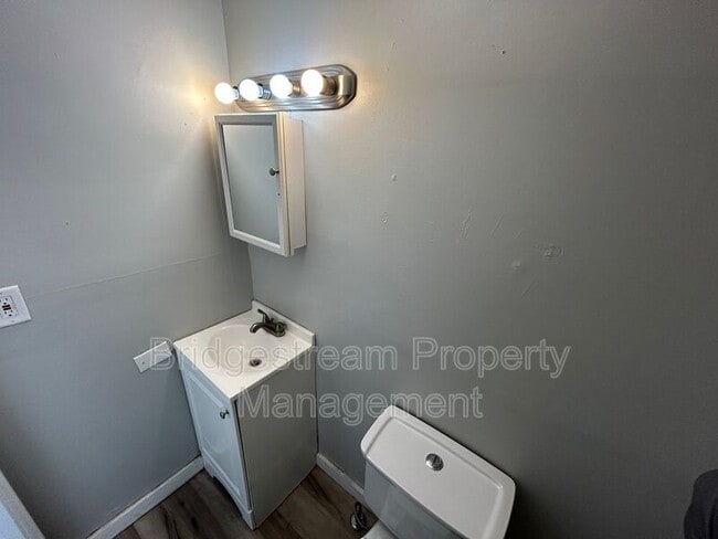 Building Photo - 239 Fillmore St