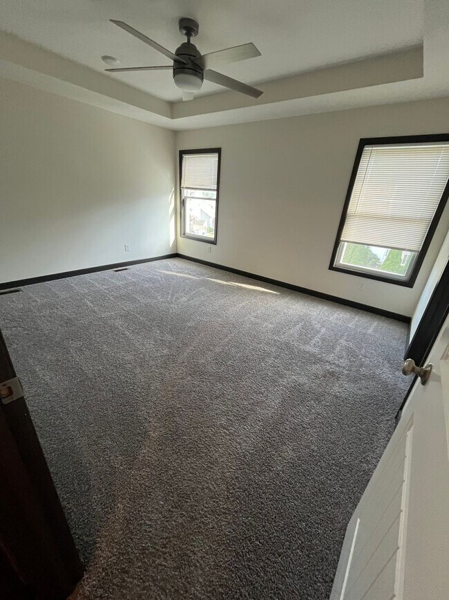 Building Photo - 147 Southpark Dr